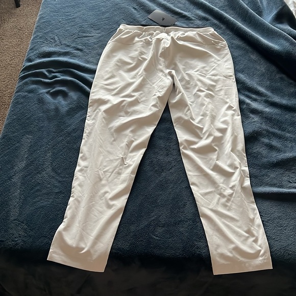 Fabletics Joggers Gray - Picture 2 of 2